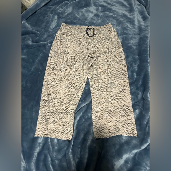Like New Lululemon Step Lively Crop Pants - Picture 4 of 10